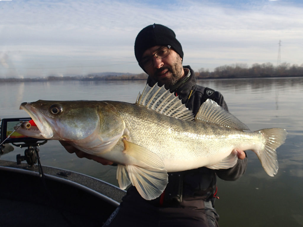 Pêche en verticale en fleuve